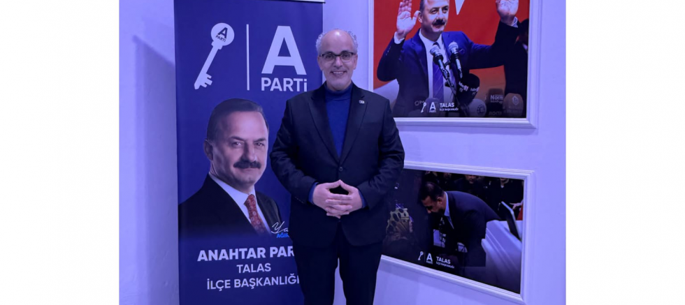 Kayseri’de Elvan Öztürk Rüzgarı: “Yeni Siyasetin Gücü Artık Cep Telefonlarında” - GÜNDEM - İnternetin Ajansı